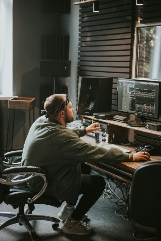 The Ultimate Guide to Selecting the Best Home Studio Monitor for Crystal-Clear Audio Production